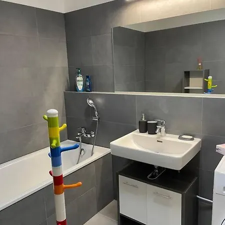 Y&y Μπρατισλάβα