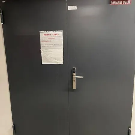 Y&y アパート ブラチスラヴァ