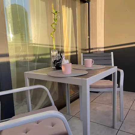 Y&y Διαμέρισμα *